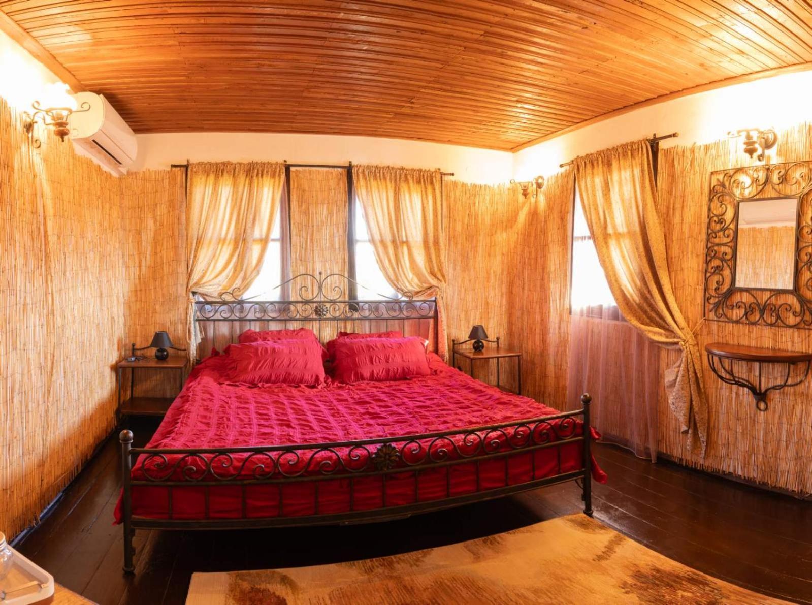 Complex Arbanashki Style-Panoramic View With Summer And Winter Terrace, Jacuzzi, Sauna, Children'S And Adult Area With Cinema Summer Арбанаси Екстер'єр фото
