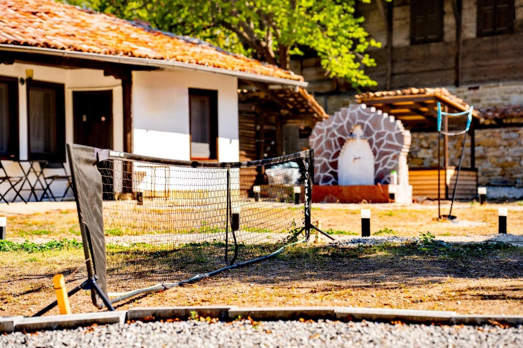 Complex Arbanashki Style-Panoramic View With Summer And Winter Terrace, Jacuzzi, Sauna, Children'S And Adult Area With Cinema Summer Арбанаси Екстер'єр фото