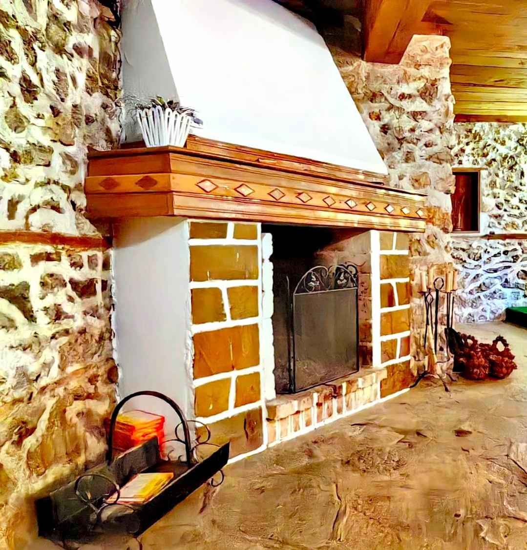 Complex Arbanashki Style-Panoramic View With Summer And Winter Terrace, Jacuzzi, Sauna, Children'S And Adult Area With Cinema Summer Арбанаси Екстер'єр фото